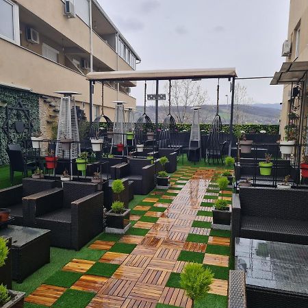 Hotel Tri "O" Topola エクステリア 写真