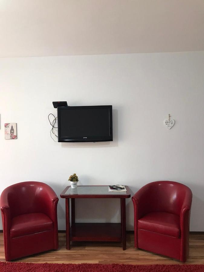 Hotel Tri "O" Topola エクステリア 写真